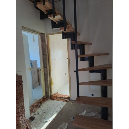 Межэтажная  лестница  